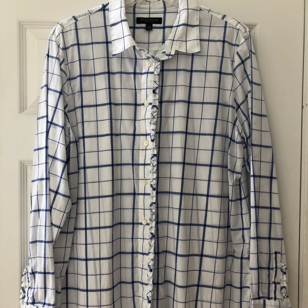 Banana Republic women’s long sleeve shirt.
